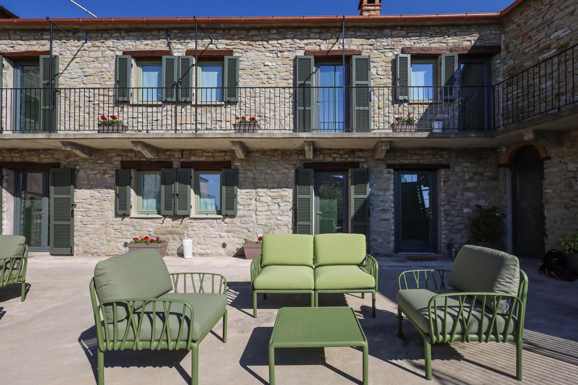 Albergo Del Bramante Roccaverano ภายนอก รูปภาพ