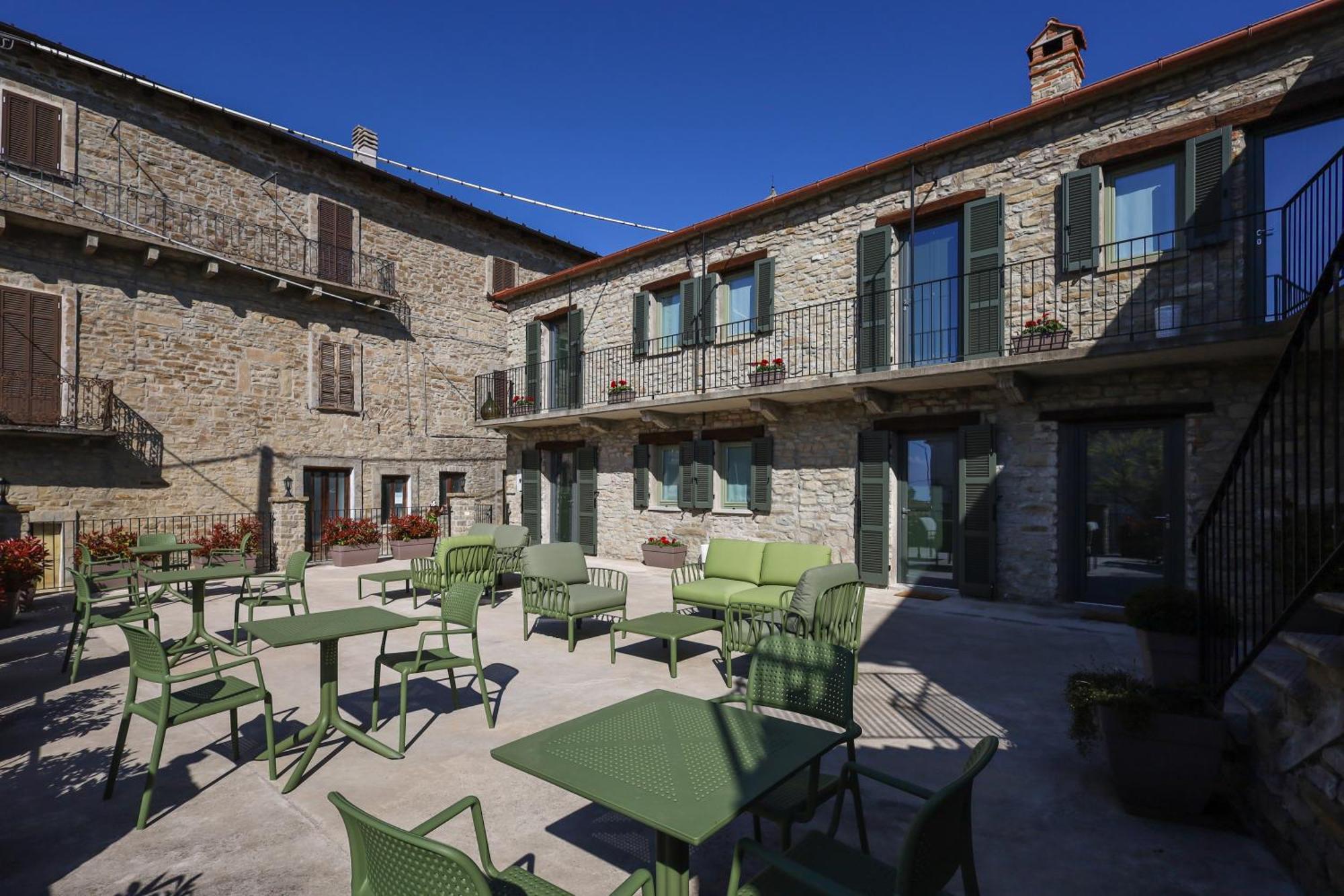Albergo Del Bramante Roccaverano ภายนอก รูปภาพ