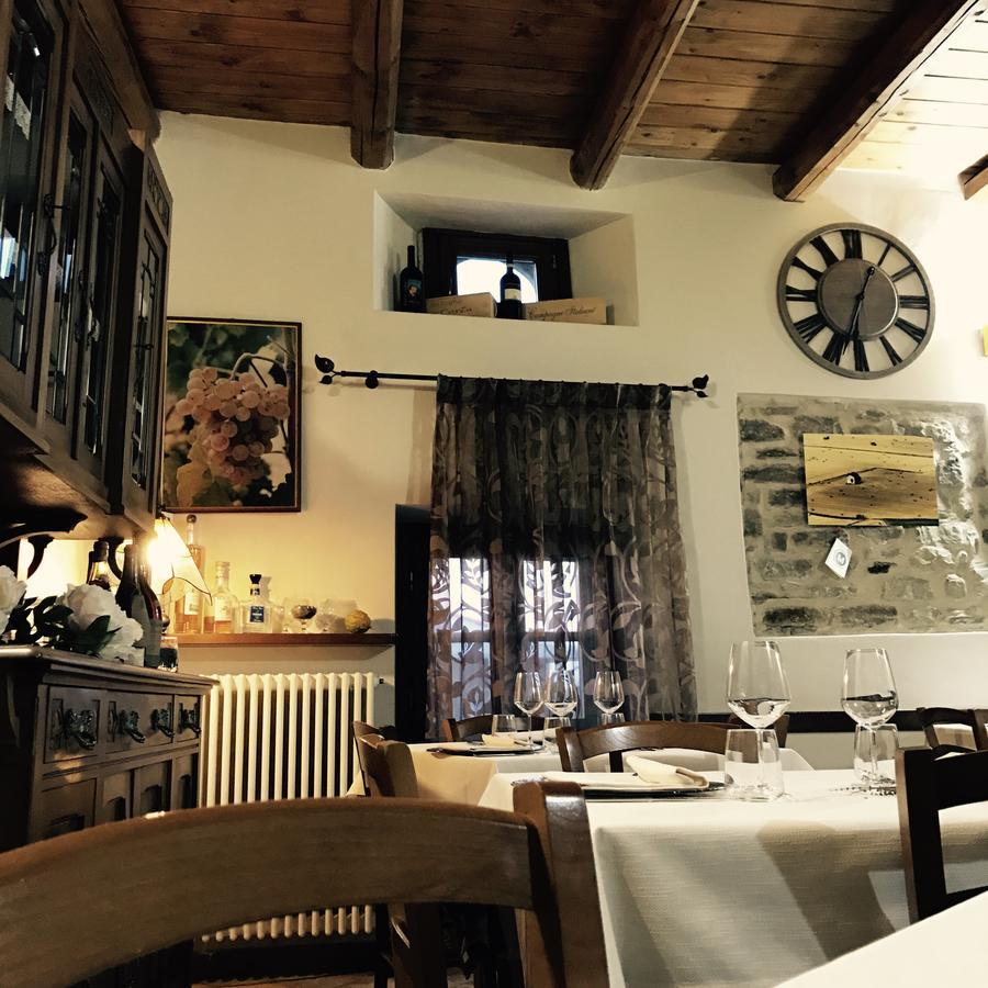 Albergo Del Bramante Roccaverano ภายนอก รูปภาพ